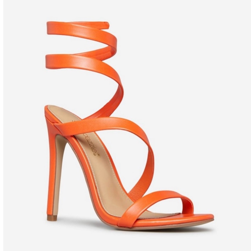 Beautiful tangerine 🍊 heel with a wrap around effect! Never worn.
